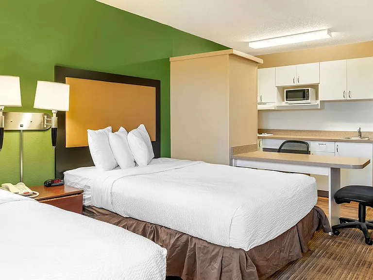 Studio Suite - 2 Full Beds