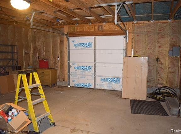 3rd image of 5250 Robinwood Dr