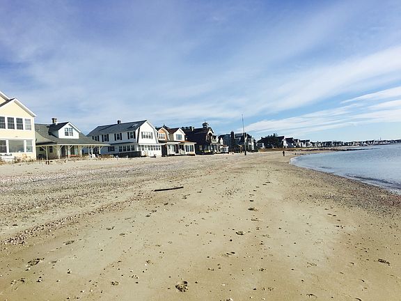 1271 Fairfield Beach Road