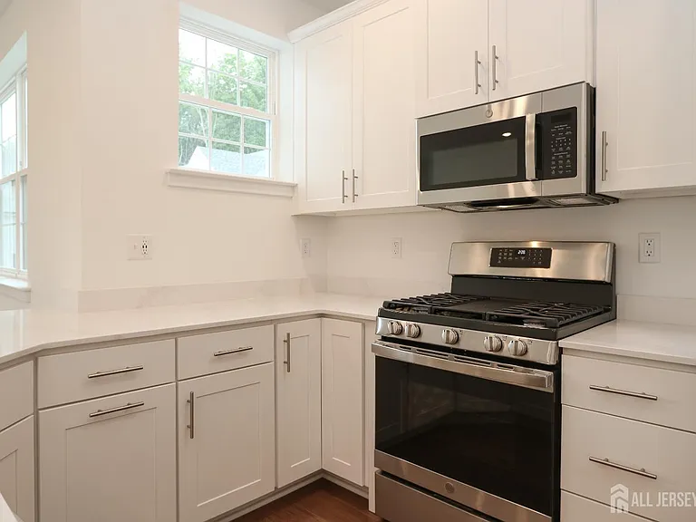 71 Veterans Way — Photo 5