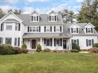 24 Pond View Dr, Kingston, MA 02364