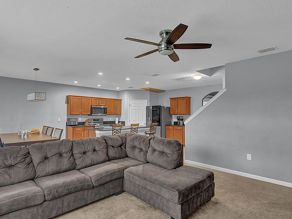 4th image of 1615 Lexington Square SW
