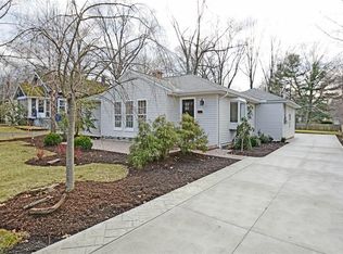 576 Bassett Rd, Bay Village, OH 44140