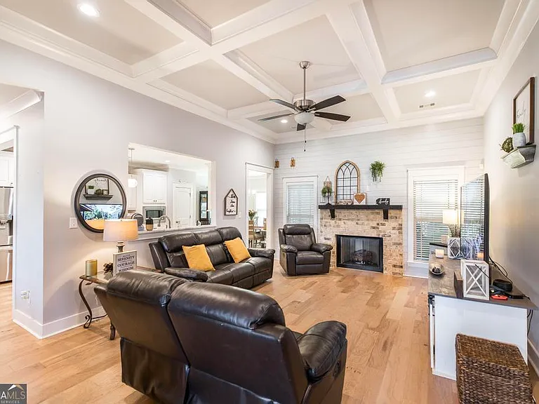 306 Rustic Live Oak Trl — Photo 9