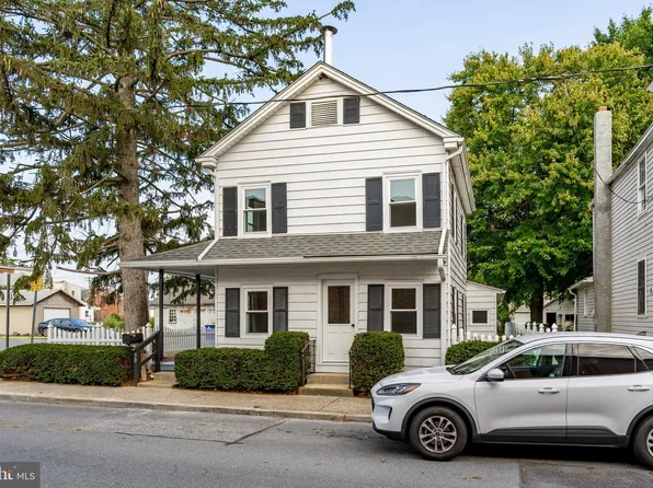 30 N 2nd St, Denver, PA 17517