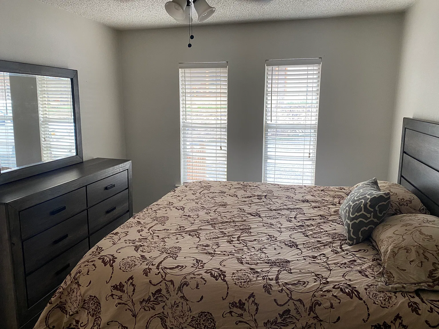 2 bed, 1.5 bath, 1080 sqft, $1,800 — Photo 4