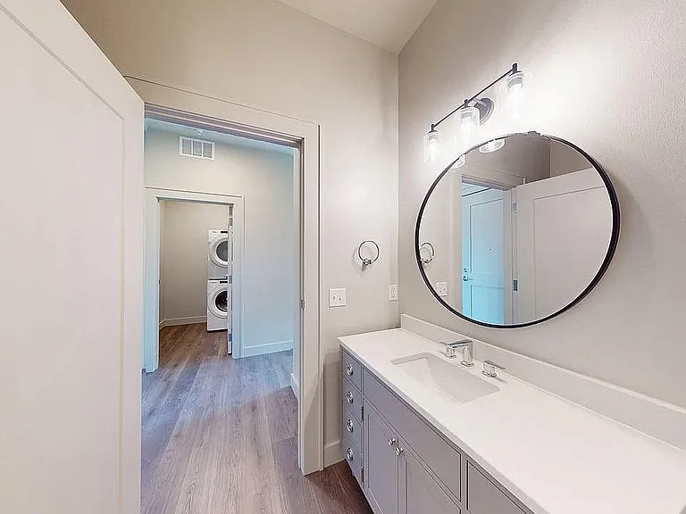 1 Bedroom/1 Bathroom - Unit 504, Bath + Laundry