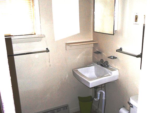 5th image of 337 E Marshall St #2A