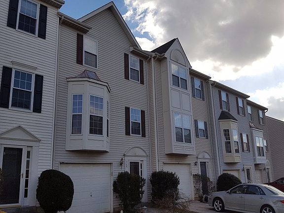 3rd image of 569 Tuliptree Sq NE