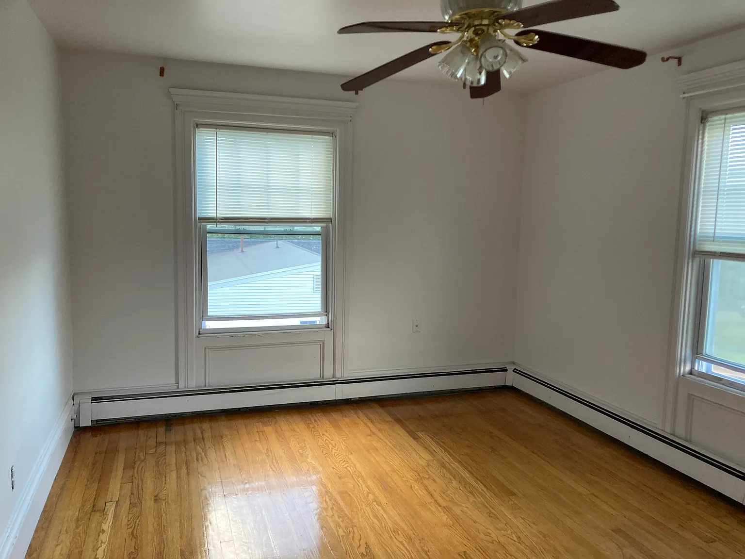 2 bed, 900 sqft, $2,400 — Photo 4
