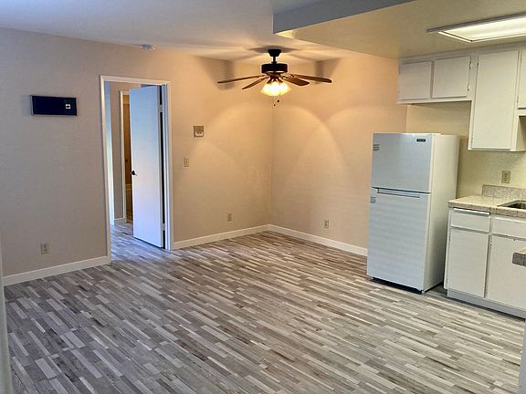 3rd image of 4036 Louisiana St #11