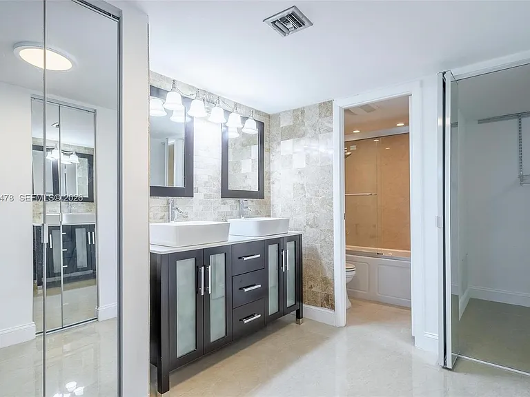 20347 W Country Club Dr #Townhouse 15 — Photo 10