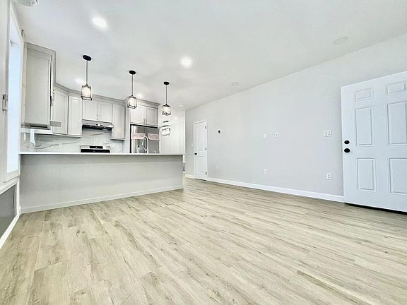 4th image of 2052 76th St APT 1