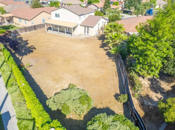 5586 E Atchison St, Fresno, CA 93727