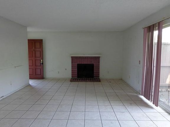 3rd image of 1090 Cabrillo Park Dr APT A