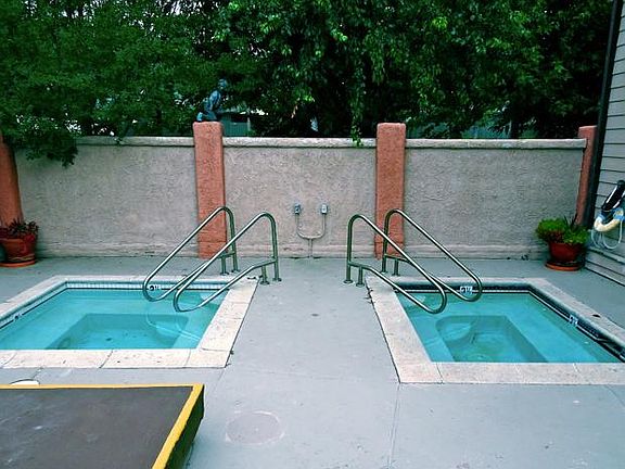 4th image of 5250 Colodny Dr #3B-3Ba-1400Sqft
