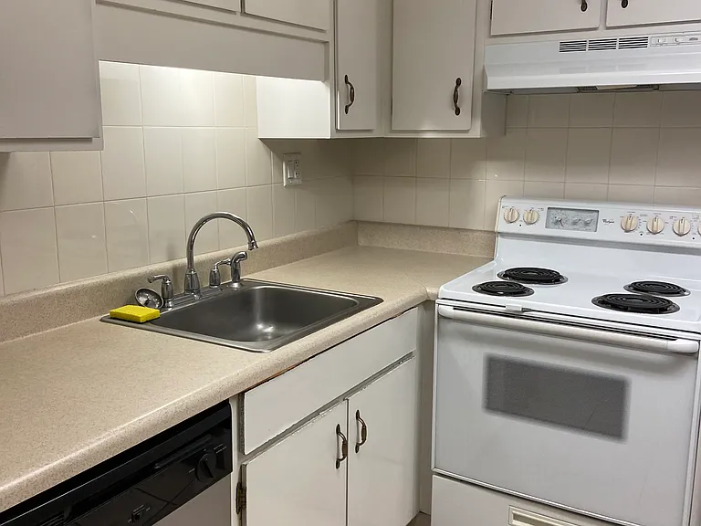 200 Maitland Ave #18 — Photo 21