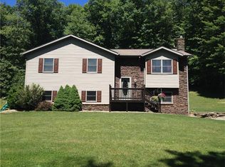 553 Fallecker Rd, Butler, PA 16002