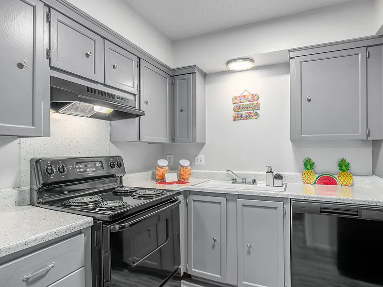 Aspen Place Apartments - One Month Free for All July AND August Move-Ins! — Photo 29