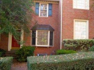 114 Weatherburne Dr, Roswell, GA 30076