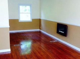 1015 E 215th St, Bronx, NY 10469