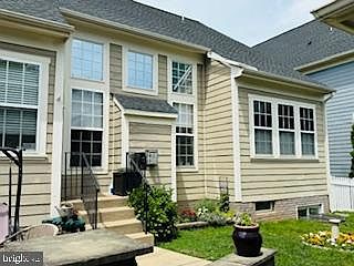4th image of 1103 Pickett St