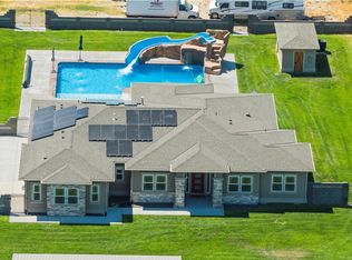 184 Gallant Rd, Burbank, WA 99323