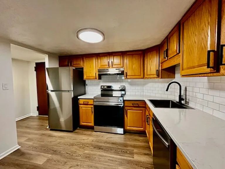 20201 Lorain Rd — Photo 31
