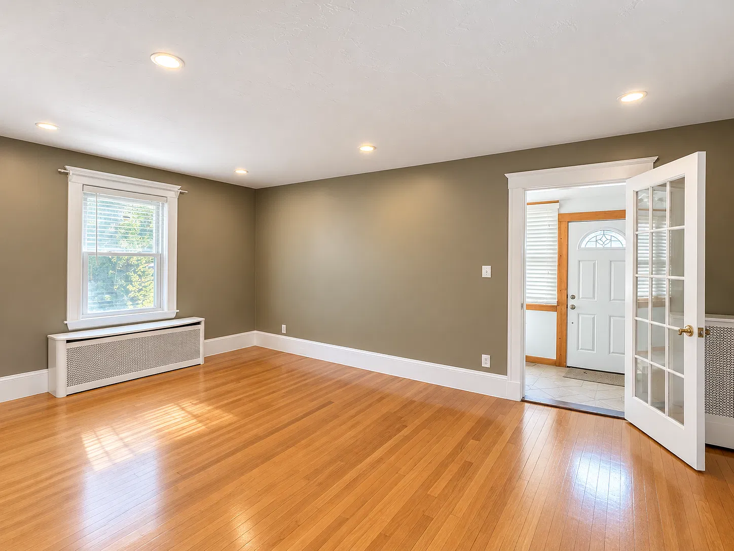 3 bed, 1.5 bath, 1784 sqft, $3,800 — Photo 3