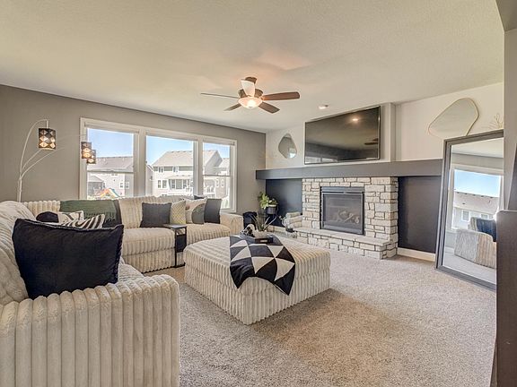 2nd image of 5204 Porchlight Bay