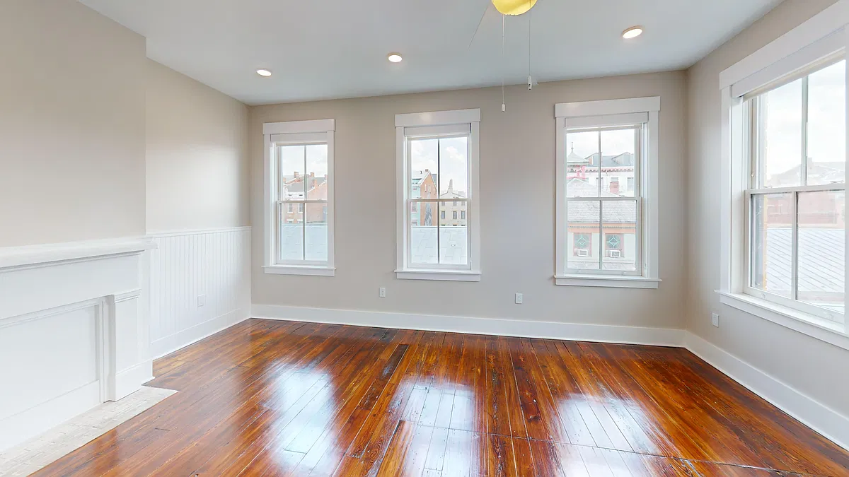 Floor plan 116 W Elder Street 206