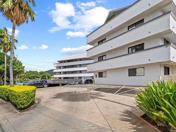 2860 Waialae Ave APT 211, Honolulu, HI 96826