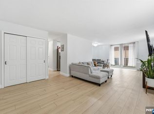 712 N Broad St APT 3C, Elizabeth, NJ 07208