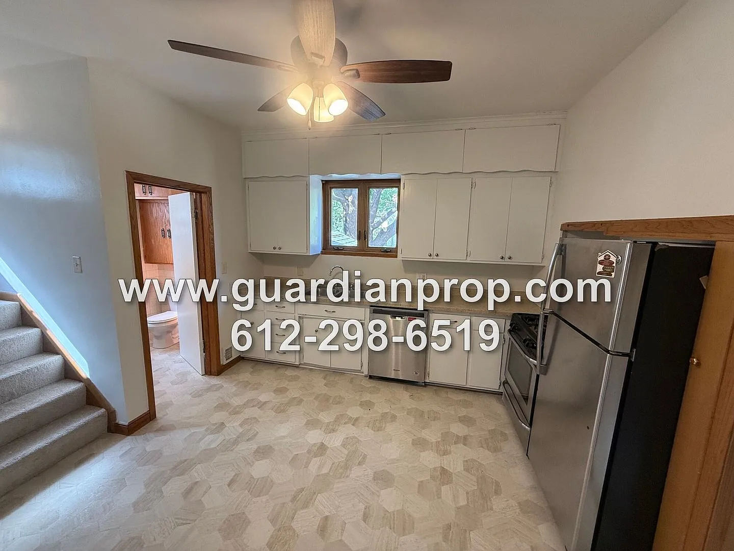 Large House in Hamline Midway Available Now, New Carpet/Flooring, Sunroom w/Fireplace — Photo 4