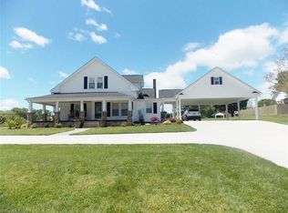 1430 Forrest Dr, Mount Airy, NC 27030