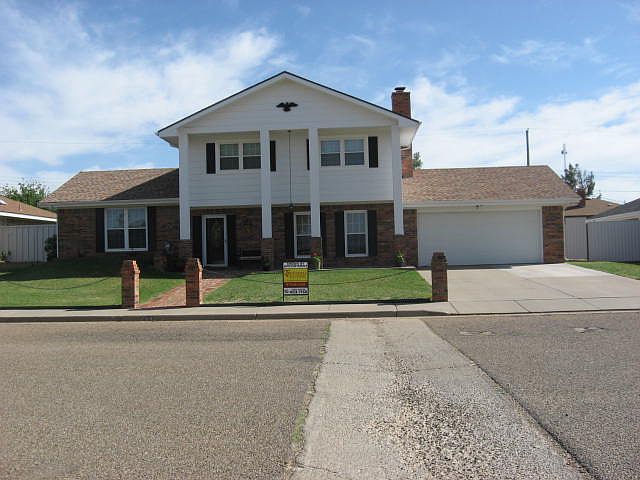 1st image of 724 Escuela Ave