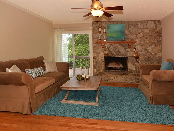 4th image of 8012 Malibu Pointe Lane