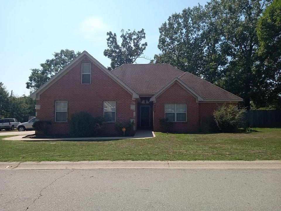 1st image of 4018 Crestside Dr