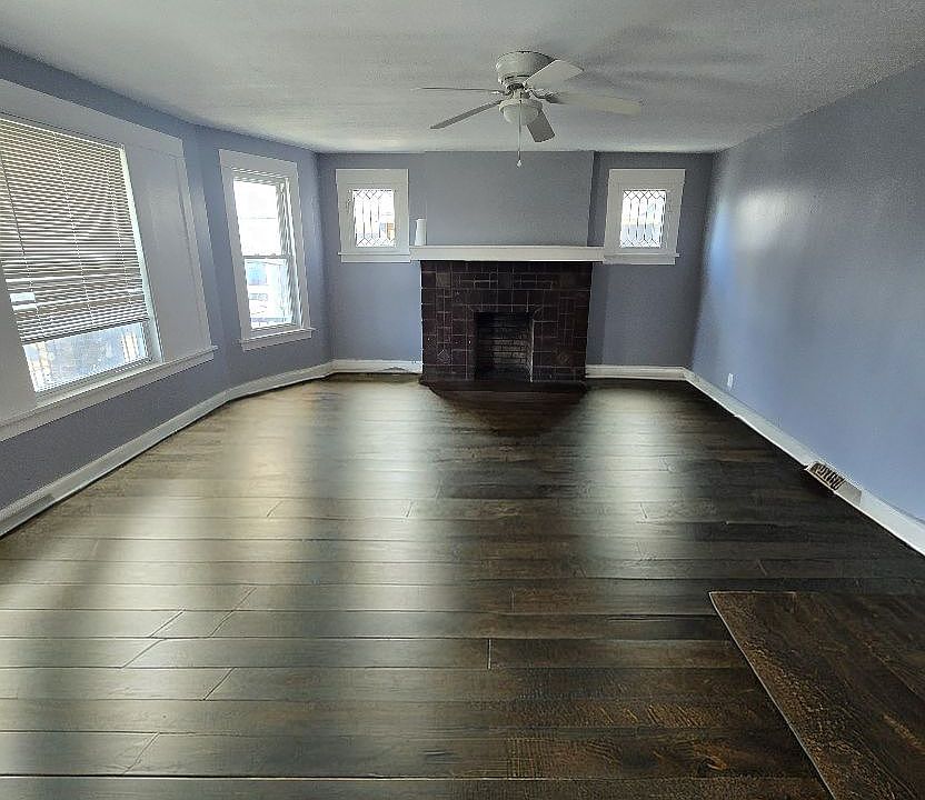 Spacious living room with bonus area for office space