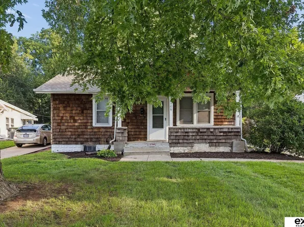 4806 Charles St, Omaha, NE 68132