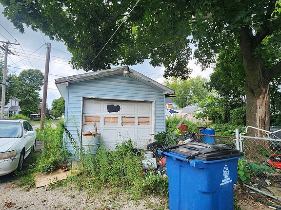 5th image of 1110 W 4th St