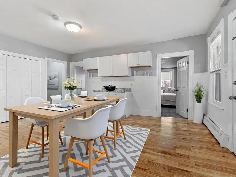 228 Daniels St — Photo 2