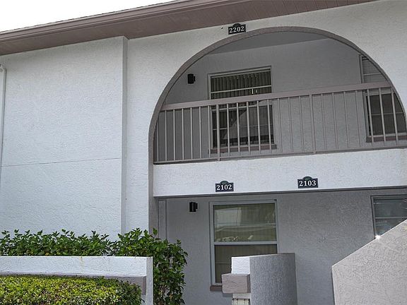 2nd image of 3203 Landmark Dr APT 2202