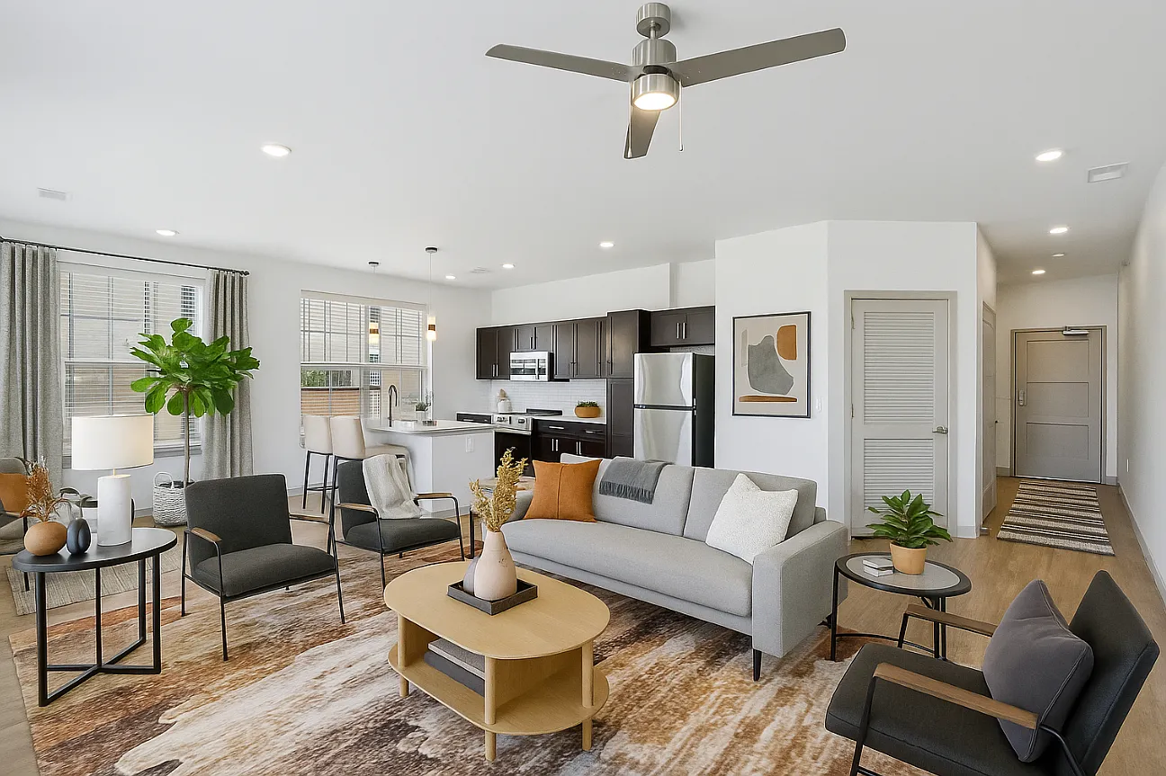 District South — Photo 1