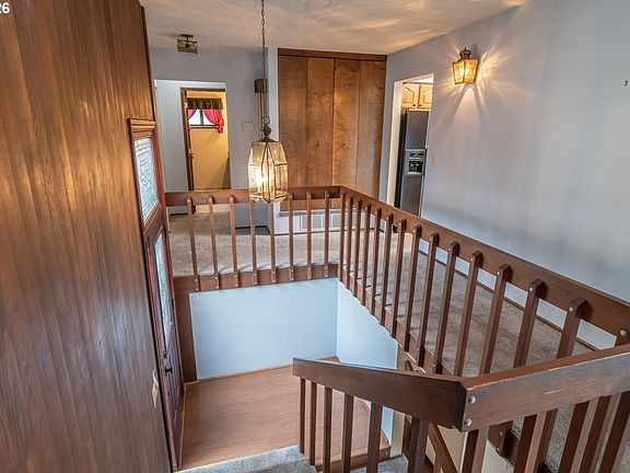 4th image of 1834 NW Finch Ct