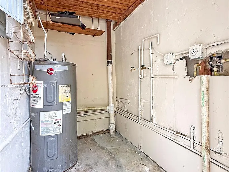 3390 SW 75th Ave — Photo 16