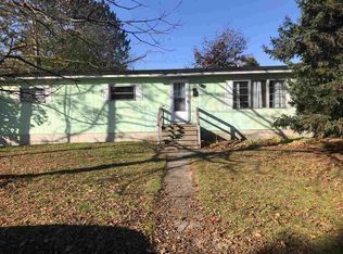 504 N 11th St, Gladstone, MI 49837