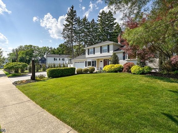 3rd image of 11 Carlisle Rd