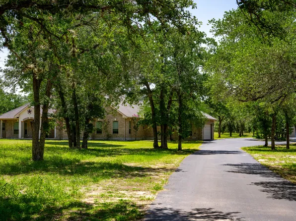 282 SHANNON RDG, Floresville, TX 78114