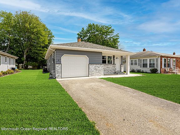 3rd image of 14 Castle Harbor Drive